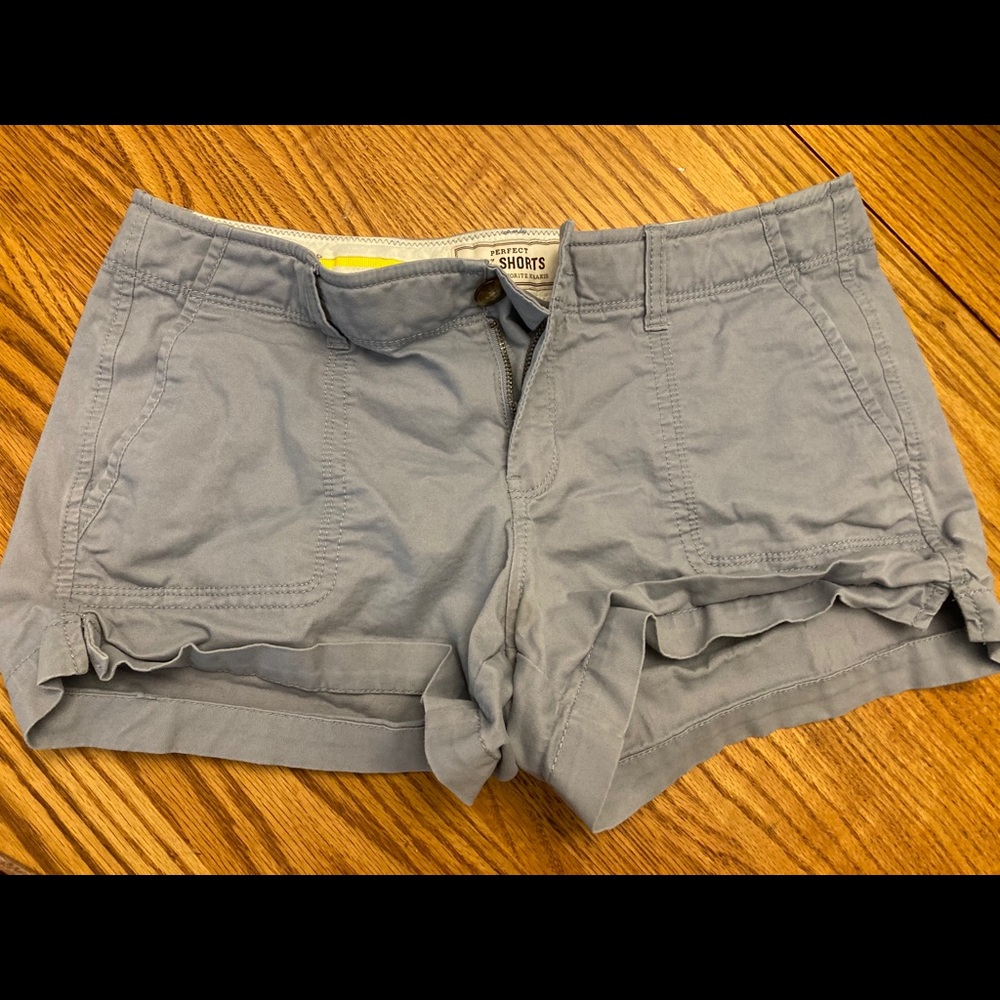 Old Navy Mid-rise shorts size 8